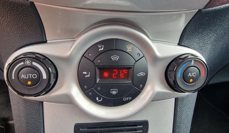 Ford Fiesta 1.25 Titanium full