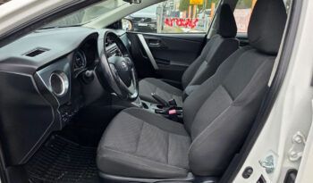 Toyota Auris full