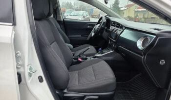 Toyota Auris full