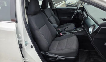 Toyota Auris full
