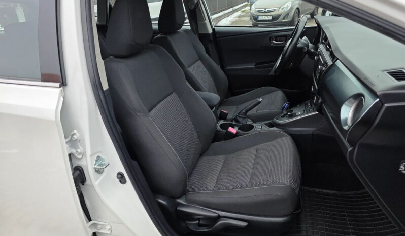 Toyota Auris full