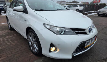 Toyota Auris full