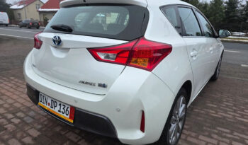 Toyota Auris full