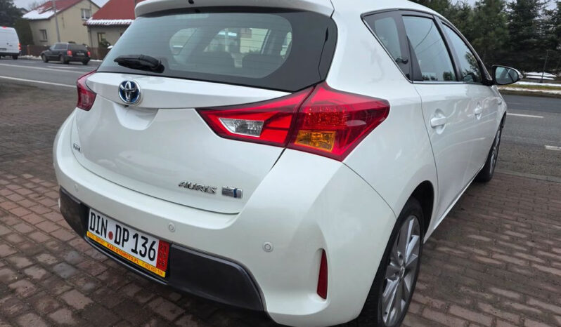 Toyota Auris full