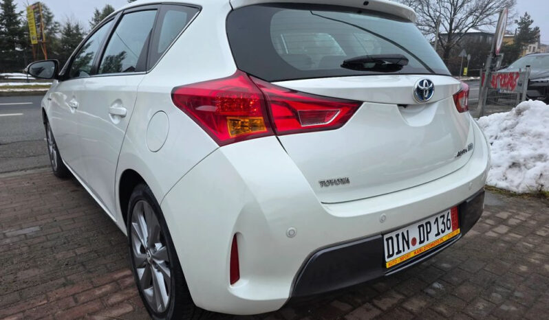 Toyota Auris full