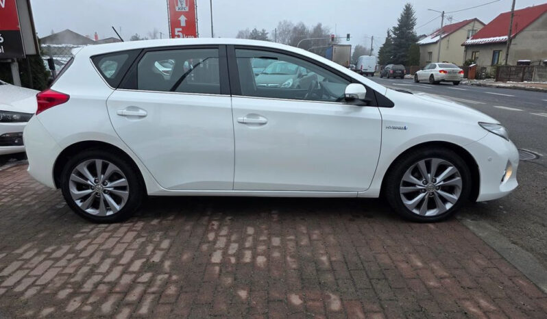 Toyota Auris full