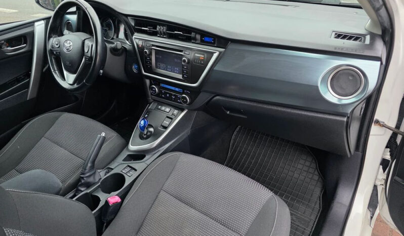 Toyota Auris full