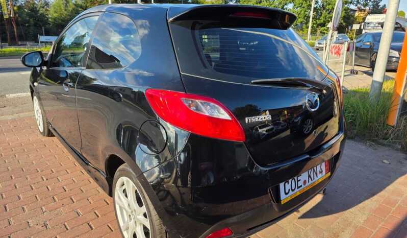 Mazda 2 full