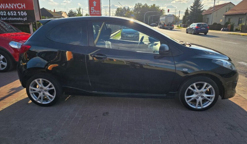 Mazda 2 full